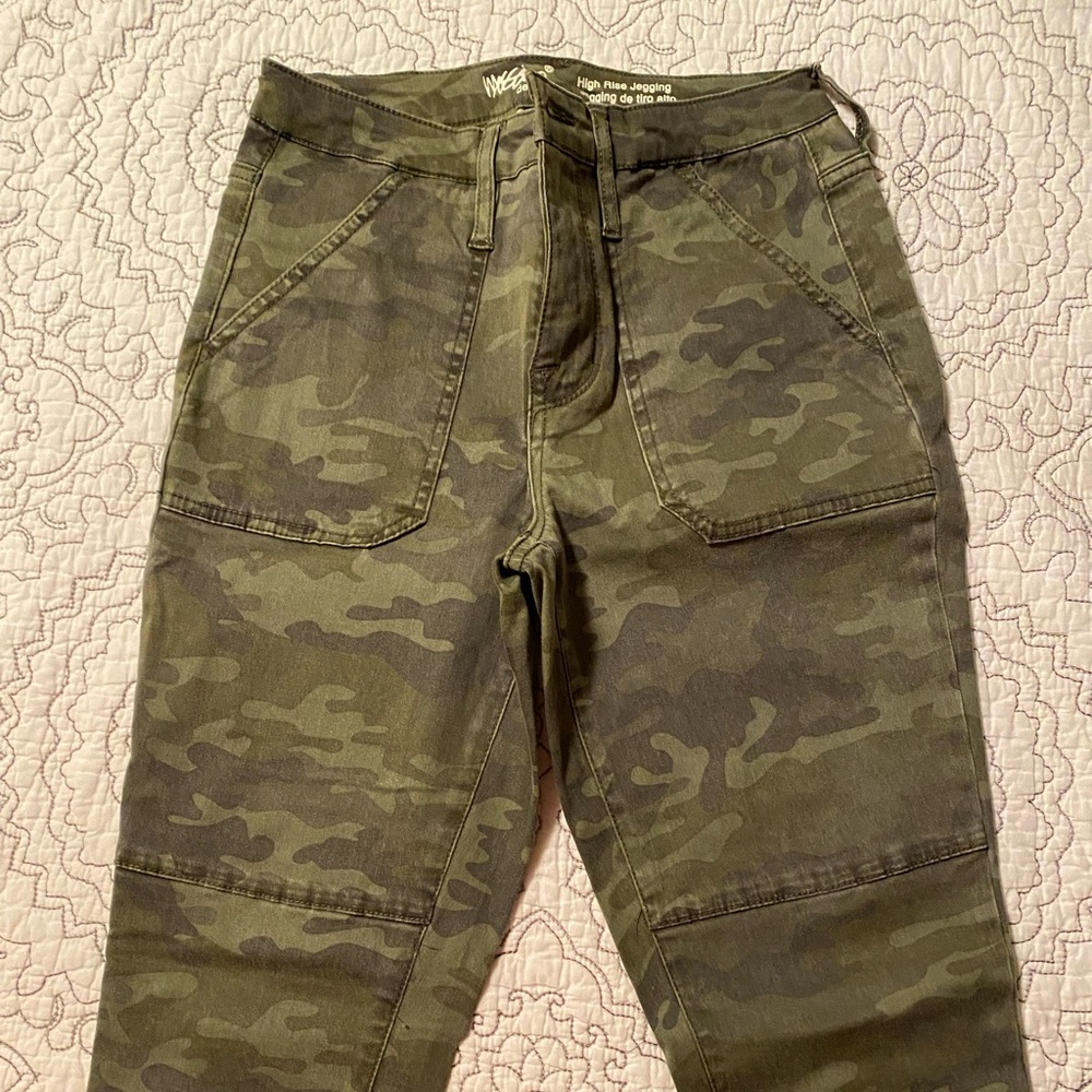 Mossimo high-rise jegging, camo. Size 2/26